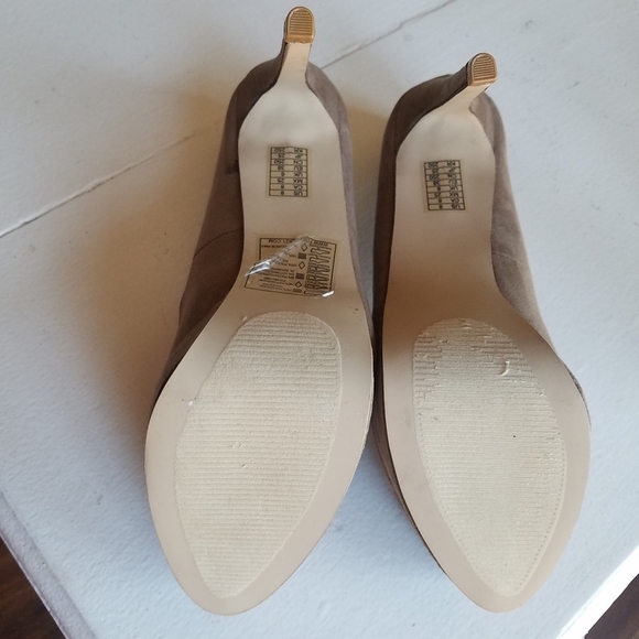Forever 21 Suede Heels - Picture 3 of 8